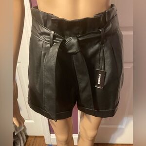 Express Black Faux Leather Pleated Shorts NWT Size 4